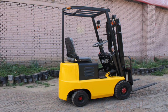 Electric forklift