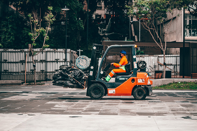 Learn the basic steps of operation for forklift