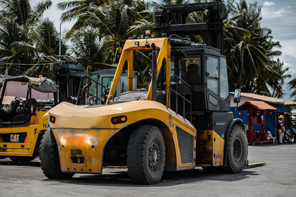 Do you know eight prohibitions about forklift operations?