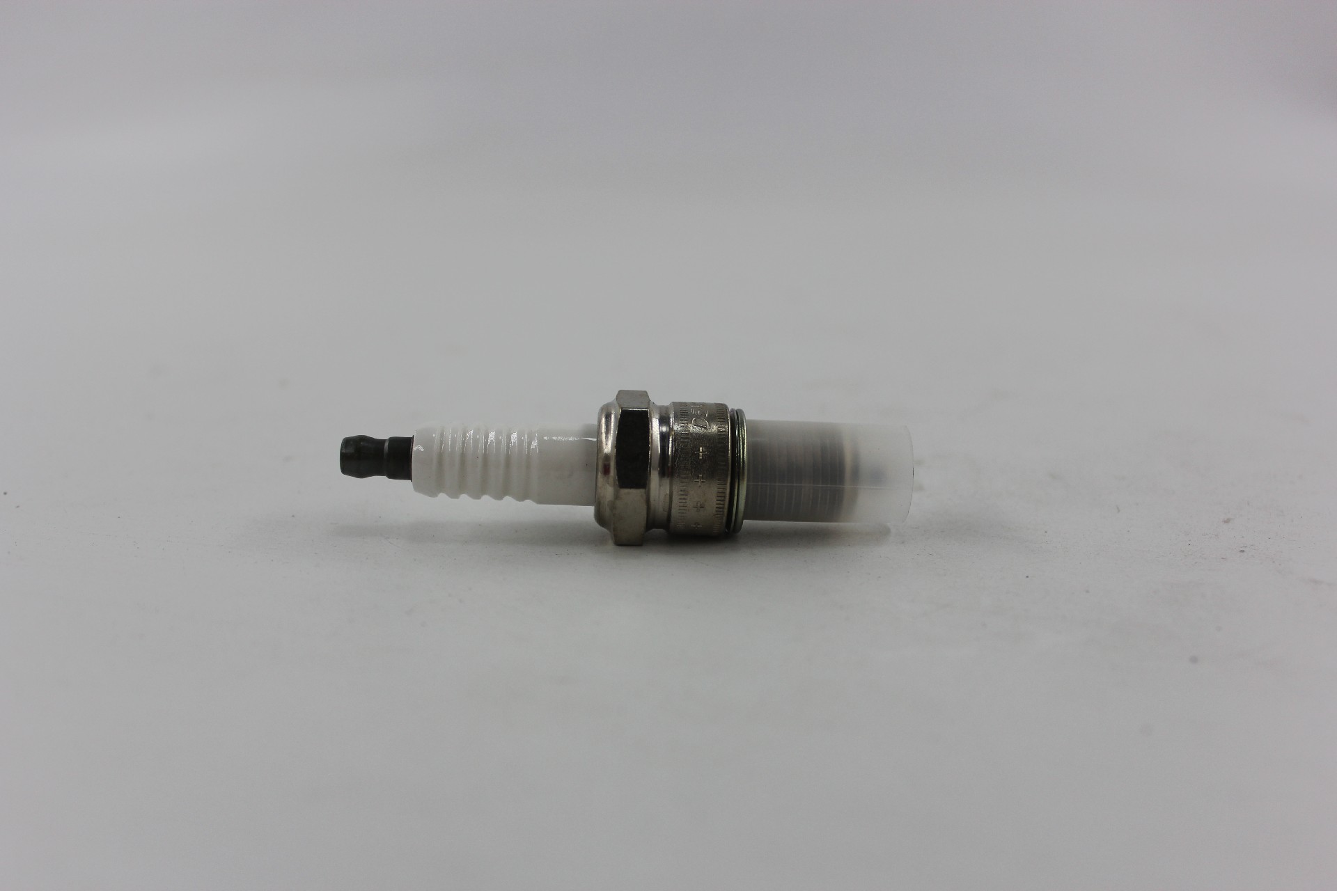 OEM&Alt Quality Forklift Spare Parts Hyster 2050591 Spark Plug (Electric Diesel)