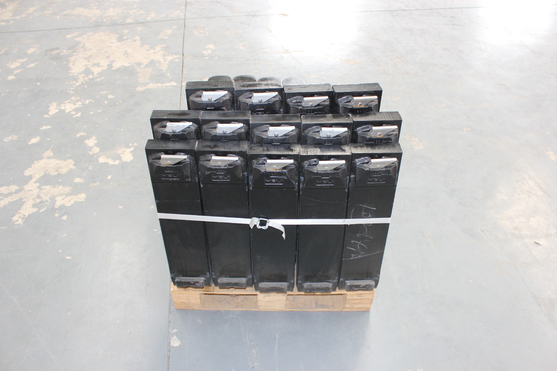 OEM&Alt Quality Forklift Spare Parts 3.5t/Iiia Fork Arms 125*50*1070iiia 125*50*1220iiia 125*50*1370iiia (Electric Diesel)