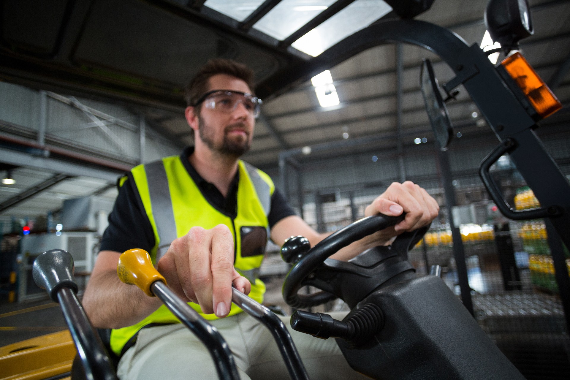 Precautions for operating electric forklifts (Ⅰ)